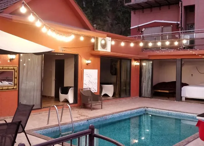 Villa No: 214, Dr.Wade'S Villa. Mumbai